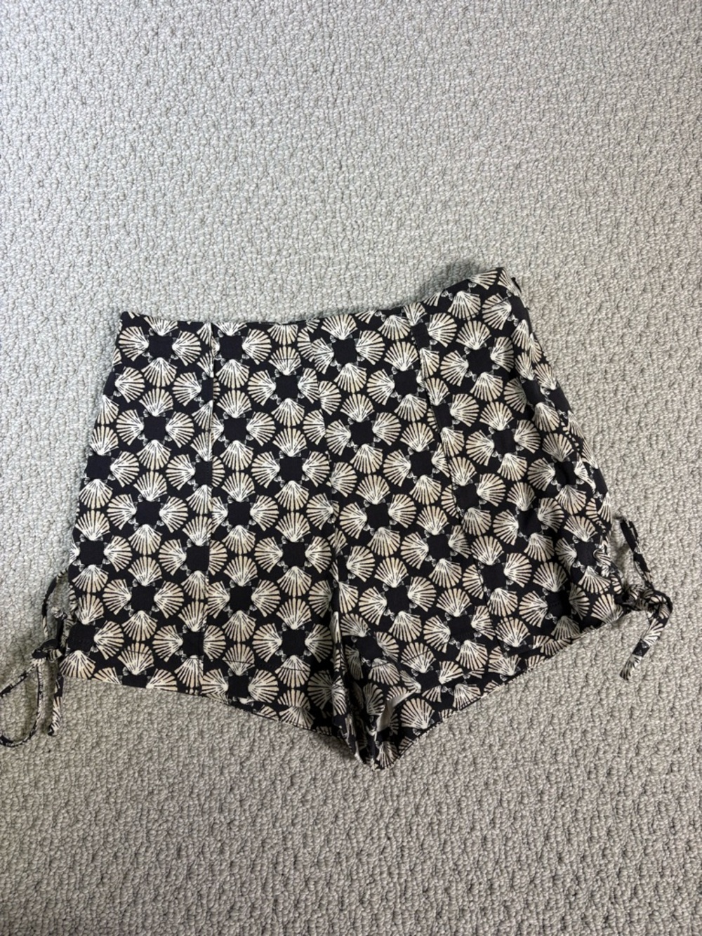 Maeve by Anthropologie Black Shorts with Cream Shell Print US size 2